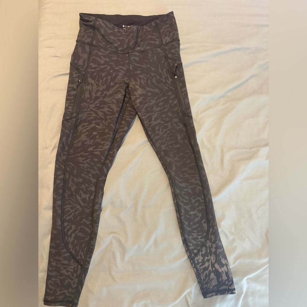 Athleta Ranier Printed Tight Black Leopard Reflective Sz xsp